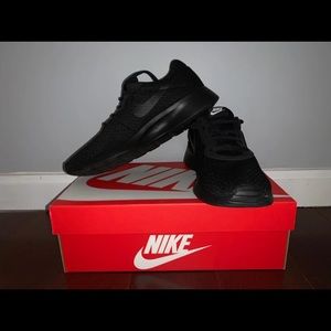 Women’s Nike ‘tanjun’ sneakers